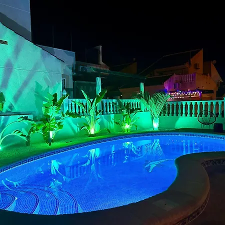 Emika With Private Pool In 別荘